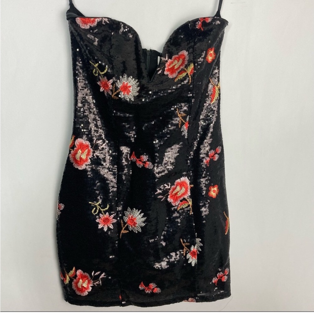 About Us Size XS Sequin Embroidered Floral NYE Mini Dress